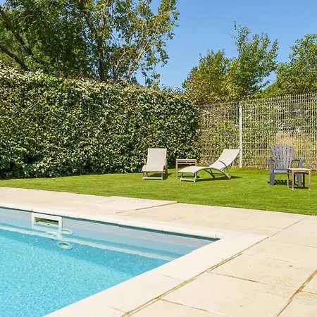 Hotel Brit Confort Cadarache 3*