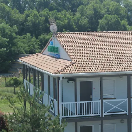 Brit Confort Cadarache Hotel 3*