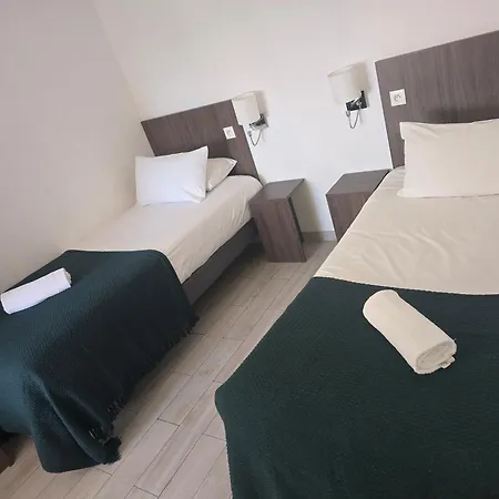 Brit Confort Cadarache Hotel 3*