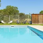 Hotel Brit Confort Cadarache 3*